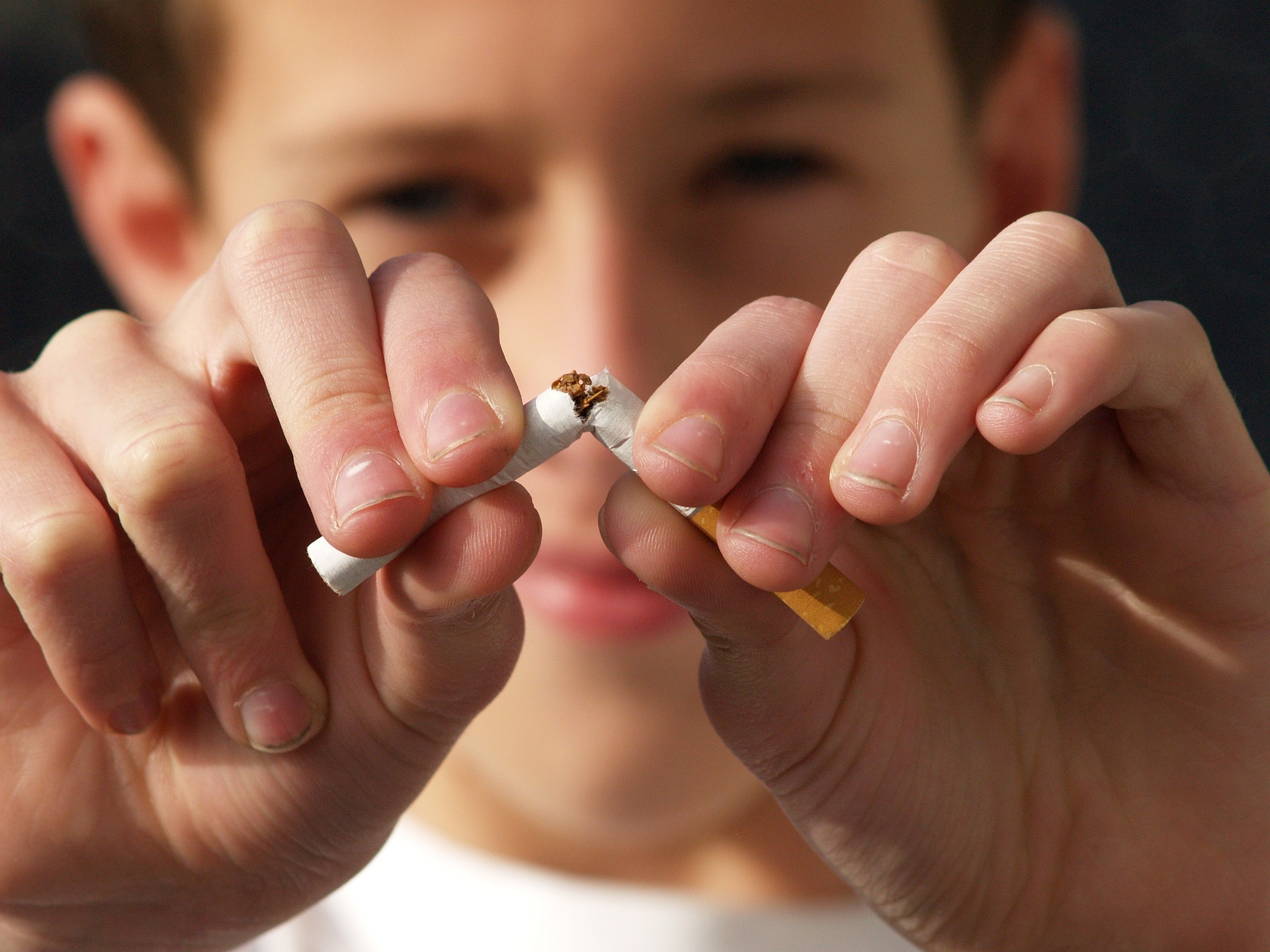 L'arrêt de la cigarette en 2 séances, une méthode simple et efficace. les fumeurs et les buralistes n'ont qu'à bien se tenir! Arrêter de fumer avec Hypnose 13